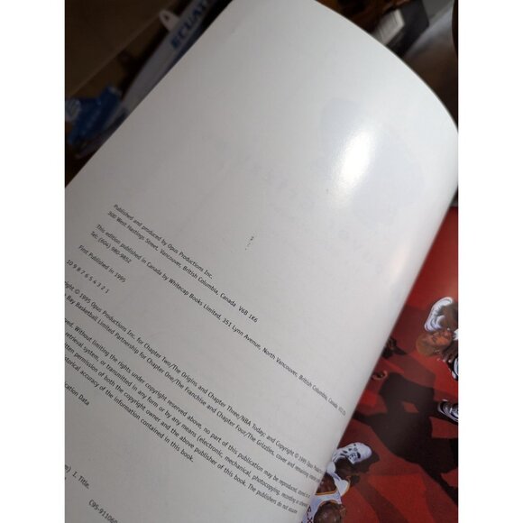 1995 Vancouver Grizzlies; The official book by Doug Smith 1st edition - Picture 10 of 10